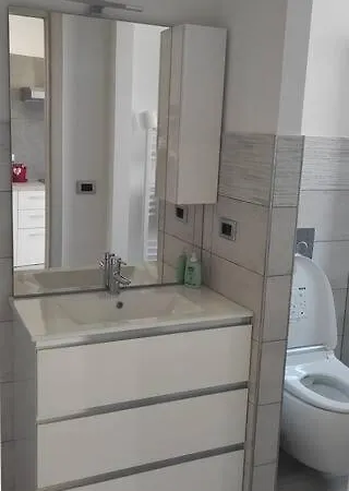 Bilocale Moderno In Centro Citta